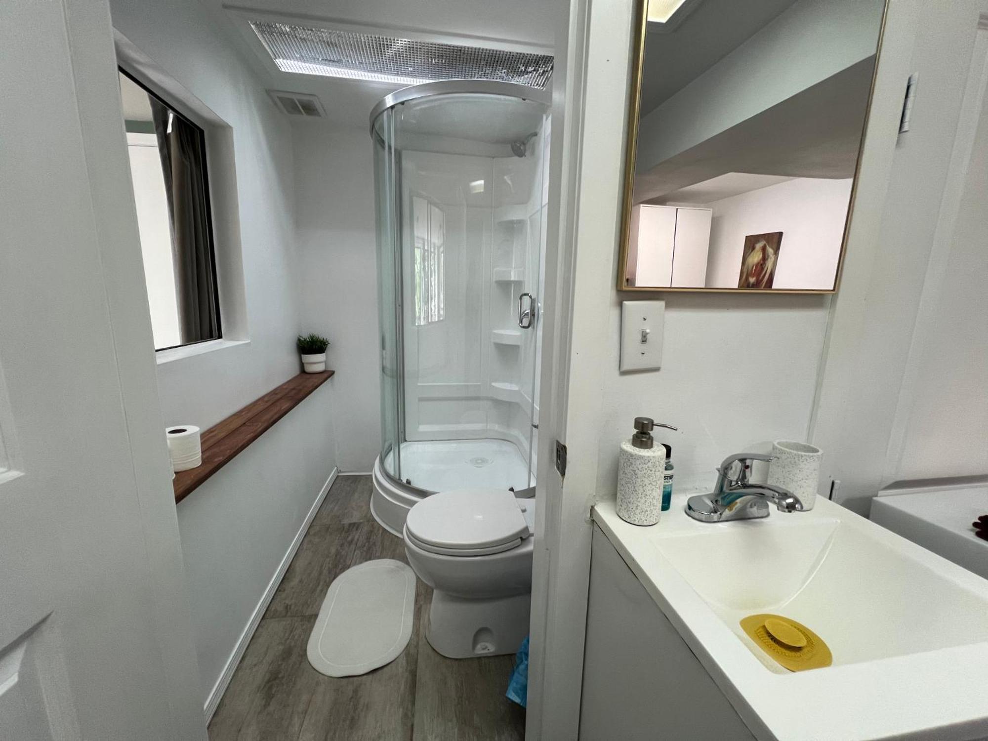 Creekside Private Suite Βόρειο Βανκούβερ Εξωτερικό φωτογραφία